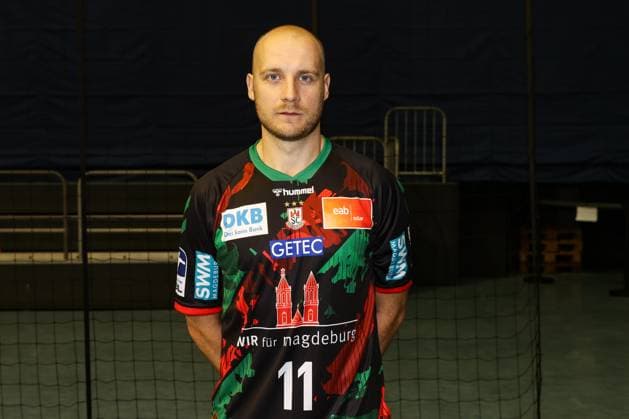 Daniel Pettersson (SC Magdeburg,11) - 1. Handball Bundesliga Porträttermin 1. BL 2024 2025 offizieller Fototermin SC Magdeburg in der GETEC Arena in Magdeburg - Porträt, Portrait, Einzelbild, Deutschland, Handball, Maenner, GER, 19.08.2024
