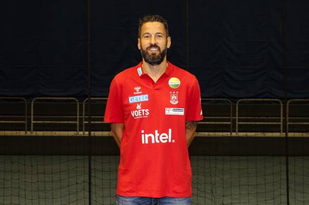 Trainer Bennet Wiegert (SC Magdeburg) - 1. Handball Bundesliga Porträttermin 1. BL 2024 2025 offizieller Fototermin SC Magdeburg in der GETEC Arena in Magdeburg - Porträt, Portrait, Einzelbild, Deutschland, Handball, Maenner, GER, 19.08.2024