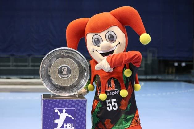 Sport Themen der Woche KW34 Sport Bilder des Tages 19.08.2024, xgox, Handball - Daikin HBL, SC Magdeburg Fototermin 2024-2025 emspor, v.l. Till Eulenspiegel (SC Magdeburg, Maskottchen) Magdeburg *** 19 08 2024, xgox, Handball Daikin HBL, SC Magdeburg Photo session 2024 2025 emspor, f l Till Eulenspiegel SC Magdeburg, Mascot Magdeburg