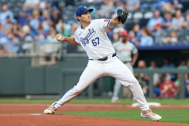 August 19, 2024: Kansas City Royals starting pitcher Seth Lugo (67) throws during the first inning of a baseball game against the Los Angeles Angels at Kauffman Stadium in Kansas City, MO. CSM Kansas City United States of America - ZUMAc04_ 20240819_zma_c04_001 Copyright: xDavidxSmithx