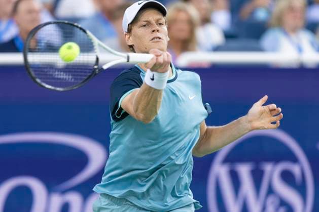 August 19, 2024, Mason, Oh, USA: 2024 Cincinnati Open Tennis, 2024 08 19 - Jannik Sinner plays a ball against Tiafoe. Sinner celebrates beating opponent Francis Tiafoe in the men s finals, where he won 7-6 6-2. ZUMAPress Mason USA - ZUMAn24_ 20240819_zaf_n24_102 Copyright: xWallyxNellx
