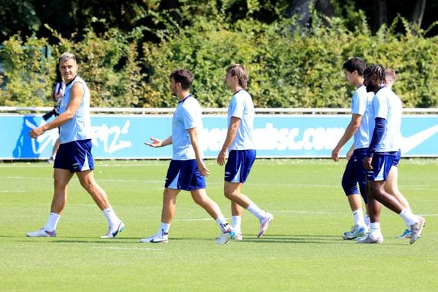 DEU, DFL, 2. FBL Hertha BSC, Training, 20.08.2024, Sportforum, Berlin, DEU, DFL, 2. FBL Hertha BSC, Training, im Bild Hertha-Spielerkreis, Marc Oliver Kempf (Hertha BSC Berlin 4), Diego Demme (Hertha BSC Berlin 6), Michal Karbownik (Hertha BSC Berlin 33), h10, Deyovaisio Zeefuik (Hertha BSC Berlin 42) DFL - regulations prohibit any use of Photographs as image sequences and or quasi-video Foto: Juergen Engler nordphoto GmbH