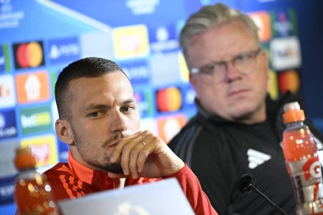 MALMÖ, SVERIGE 20240820 Sparta Prags huvudtränare Lars Friis och spelaren Lukas Haraslin (tv) under pressträff inför Champions League-kvalet mot Malmö FF. MALMÖ SVERIGE x50090x