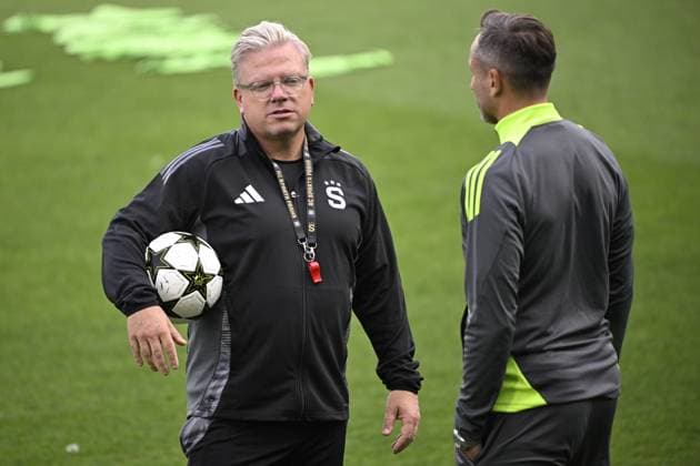 MALMÖ, SVERIGE 20240820 Sparta Prags huvudtränare Lars Friis under träning inför Champions League kvalet mot Malmö FF pa Eleda Stadion i Malmö. MALMÖ SVERIGE x50090x