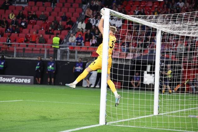 Antonin KINSKY (Slavia Prague) lors du match LOSC Lille vs Slavia Prague, Barrages Ligue des Champions, stade du Hainaut Valenciennes, le 20 août 2024 - photo Laurent Sanson Panoramic FOOTBALL : LOSC Lille vs Slavia Prague - Play-offs Barrages Ligue des Champions 20 08 2024 LaurentSanson Panoramic 