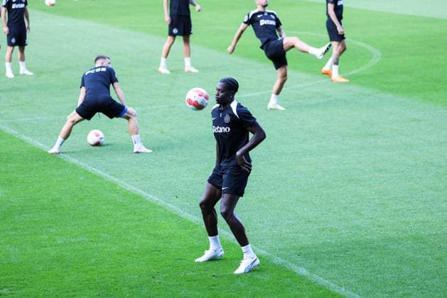 SOCCER - UEFA EL, LASK vs Bukarest LINZ,AUSTRIA,21.AUG.24 - SOCCER - UEFA Europa League, qualification, Linzer ASK vs FCSB Bukarest, preview, training Bukarest. Image shows Joyskim Dawa (Bukarest).  GEPAxpictures xMathiasxMandl