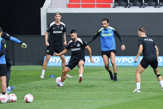 SOCCER - UEFA EL, LASK vs Bukarest LINZ,AUSTRIA,21.AUG.24 - SOCCER - UEFA Europa League, qualification, Linzer ASK vs FCSB Bukarest, preview, training Bukarest. Image shows the team of Bukarest.  GEPAxpictures xMathiasxMandl