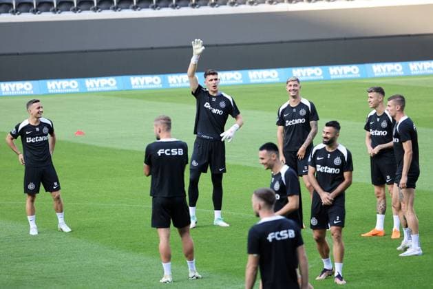 SOCCER - UEFA EL, LASK vs Bukarest LINZ,AUSTRIA,21.AUG.24 - SOCCER - UEFA Europa League, qualification, Linzer ASK vs FCSB Bukarest, preview, training Bukarest. Image shows Stefan Tarnovanu (Bukarest).  GEPAxpictures xMathiasxMandl