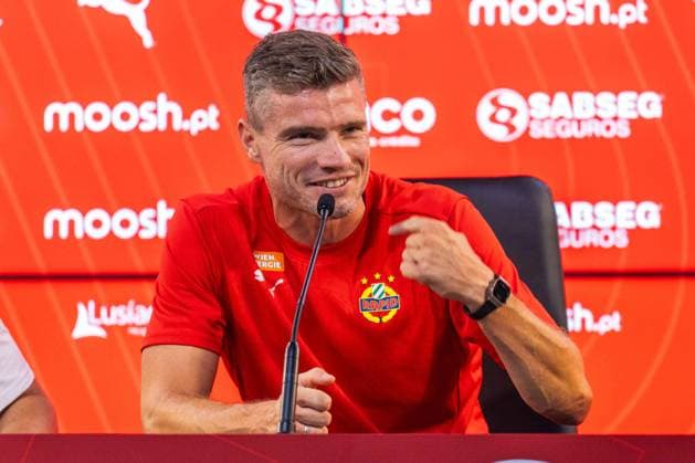 SOCCER - UEFA EL, Braga vs Rapid BRAGA,PORTUGAL,21.AUG.24 - SOCCER - UEFA Europa League, qualification, SC Braga vs SK Rapid Wien, preview, press conference, PK, Pressekonferenz Image shows head coach Robert Klauss (Rapid).  GEPAxpictures xKevinxHackner