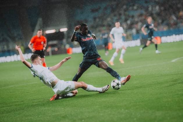 UEFA Champions League Play Off: Dynamo Kyiv - FC Salzburg LUBLIN, POLAND - AUGUST 21: Moussa Yeo of FC Salzburg performs during the UEFA Champions League play off first leg match Dynamo Kyiv vs FC Salzburg on August 21, 2024 in Lublin, Poland. Copyright: xAndreasxSchaadx-xFCxRedxBullxSalzburgx DSC_3664LR