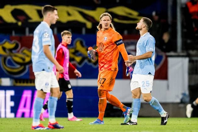 240821 Goalkeeper Johan Dahlin of Malmö FF during the UEFA Champions League football match between Malmö FF and Sparta Prag on August 21, 2024 in Malmö. Photo: Christoffer Borg Mattisson BILDBYRAN COP 261 CO0456 fotboll football soccer fotball champions league malmö ff sparta prag bbeng play-off Copyright: CHRISTOFFERxBORGxMATTISSON BB240821CB039