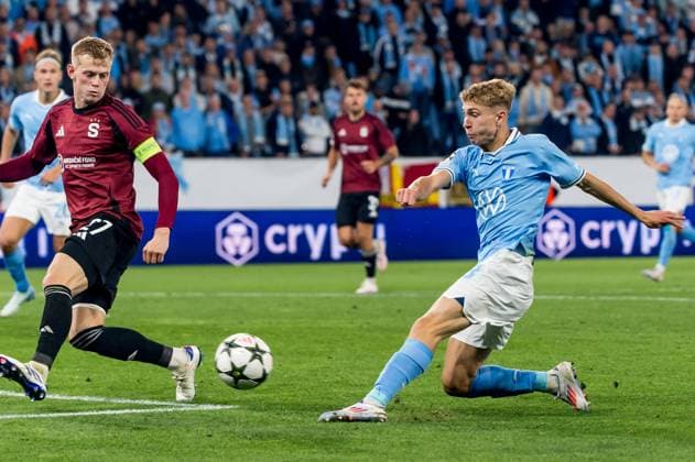 240821 Hugo Bolin of Malmö FF and Filip Panak of Sparta Prag during the UEFA Champions League football match between Malmö FF and Sparta Prag on August 21, 2024 in Malmö. Photo: Christian Örnberg BILDBYRAN COP 166 CO0456 fotboll football soccer fotball champions league malmö ff sparta prag bbeng play-off bbauto Copyright: CHRISTIANxÖRNBERG BB240821CO064