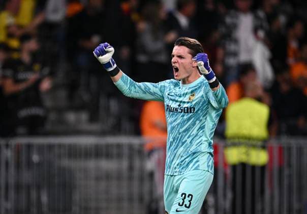 FUSSBALL Champions League Qualifikation Saison 2024 2025 Hinspiel BSC Young Boys Bern - Galatasaray Istanbul 21.08.2024 JUBEL BSC Young Boys Bern; Torwart Marvin Keller