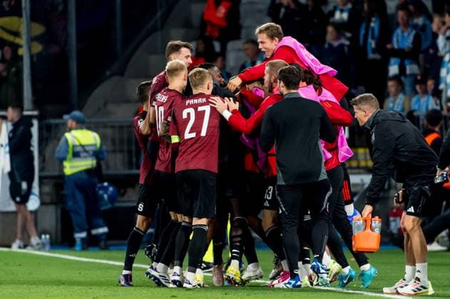 240821 Matej Rynes of Sparta Prag celebrate with teammates after scoring the 0-2 goal during the UEFA Champions League football match between Malmö FF and Sparta Prag on August 21, 2024 in Malmö. Photo: Christian Örnberg BILDBYRAN COP 166 CO0456 fotboll football soccer fotball champions league malmö ff sparta prag bbeng play-off bbauto jubel Copyright: CHRISTIANxÖRNBERG BB240821CO083