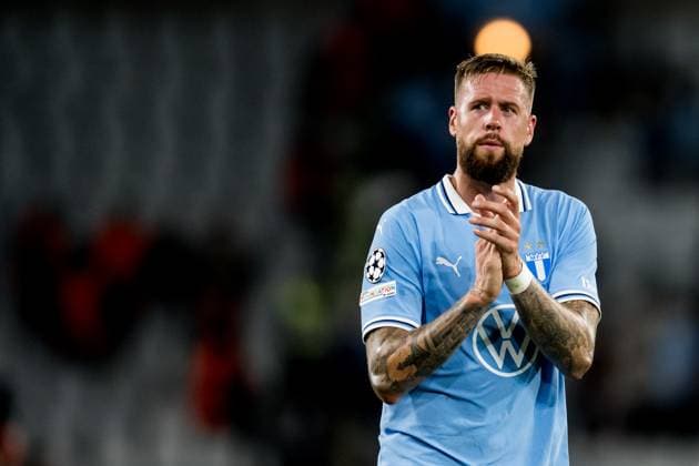 240821 Pontus Jansson of Malmö FF looks dejected after the UEFA Champions League football match between Malmö FF and Sparta Prag on August 21, 2024 in Malmö. Photo: Christoffer Borg Mattisson BILDBYRAN COP 261 CO0456 fotboll football soccer fotball champions league malmö ff sparta prag bbeng play-off depp Copyright: CHRISTOFFERxBORGxMATTISSON BB240821CB065