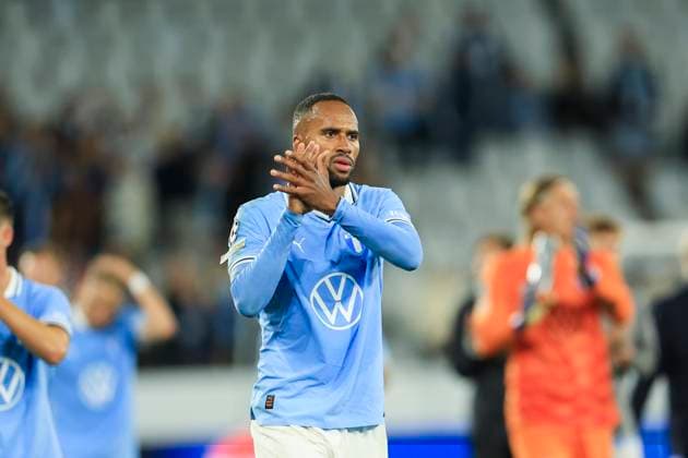 MALMÖ, SVERIGE 20240821 Malmös 9 Isaac Kiese Thelin deppar efter förlusten i onsdagens kval till Champions League, playoff match 1 av 2, mellan Malmö FF och AC Sparta Prag pa Nya Malmö Stadion. MALMÖ SVERIGE x10600x
