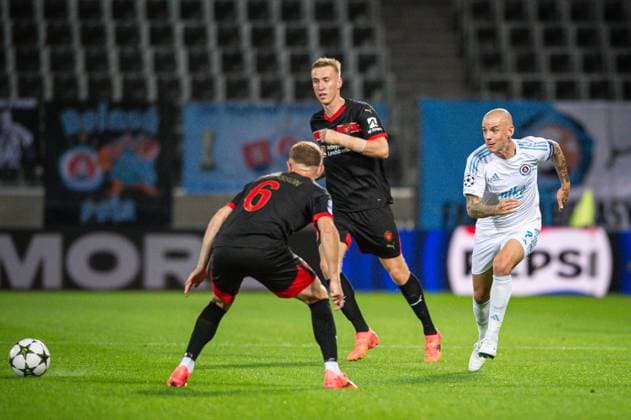 FC Midtjylland v Slovan Bratislava, UEFA Champions League qualification, Herning, Denmark Herning, Denmark. 21st, August 2024. Vladimir Weiss (7) of Slovan Bratislava seen during the UEFA Champions League qualification match between FC Midtjylland and Slovan Bratislava at MCH Arena in Herning. Herning Denmark  Copyright: xGonzalesxPhoto MortenxKjaerx