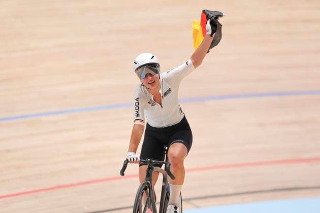 Sport Themen der Woche KW34 Sport Bilder des Tages 2024 UCI Junior Track World Championships Picture by Alex Whitehead SWpix.com - 22 08 2024 - Cycling - 2024 UCI Junior Track World Championships - Luoyang Velodrome, Henan Province, China - Women™s Eliminaton Race Final - Messane Bräutigam (Germany) celebrates winning the Gold Medal Copyright: x xSWpix.comx(t axPhotographyxHubxLtd)xAlexxWhitehead SWpix.comx SWP-2416-2702