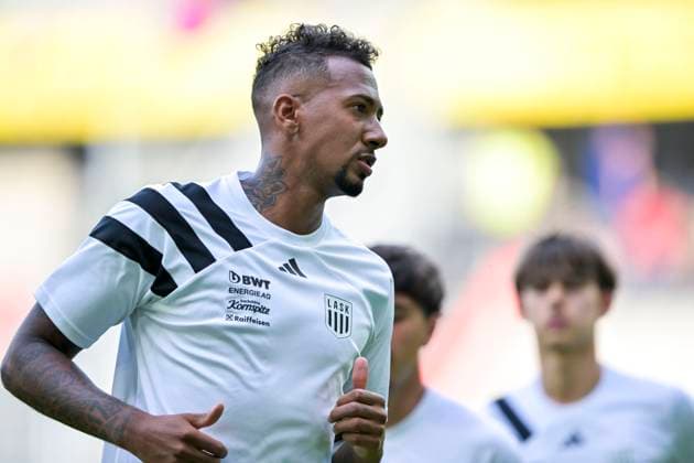 SOCCER - UEFA EL, LASK vs Bukarest LINZ,AUSTRIA,22.AUG.24 - SOCCER - UEFA Europa League, qualification, Linzer ASK vs FCSB Bukarest. Image shows Jerome Boateng (LASK) during warm-up.  GEPAxpictures xChristianxMoser