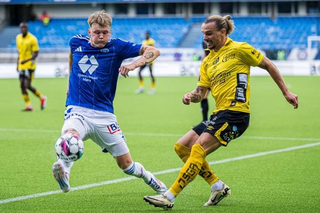 240822 Halldor Stenevik of Molde and Niklas Hult of Elfsborg during the UEFA Europa League play-off match between Molde and Elfsborg on August 22, 2024 in Molde. Photo: Marius Simensen BILDBYRAN COP 238 bbeng elfsborg football fotball fotboll molde play-off uefa europa league Copyright: MARIUSxSIMENSEN BB240822BB118