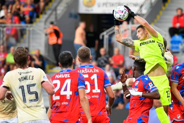 Marian Tvrdon of Plzen, right, during the football European League 4th qualifying round opening match Viktoria Plzen vs Heart of Midlothian in Pilsen, Czech Republic, August 22, 2024. (CTKxPhoto MiroslavxChaloupka) CTKPhotoP2024082207593  CTKPhotoP2024082207593