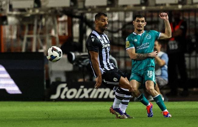 UEFA Europa League Play-off First Leg, Toumba Stadium, Thessaloniki, Greece 22 8 2024 PAOK vs Shamrock Rovers Shamrock Rovers Trevor Clarke Trevor Clarke 22 8 2024  Copyright: x INPHO AleksandarxDjorovicx AS4A4824