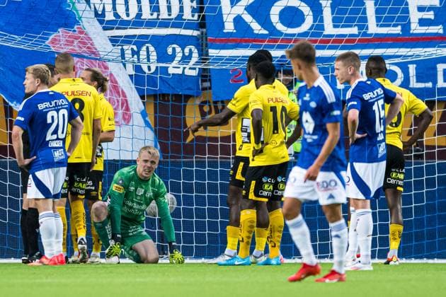 240822 Isak Pettersson of Elfsborg in pain during the UEFA Europa League play-off match between Molde and Elfsborg on August 22, 2024 in Molde. Photo: Marius Simensen BILDBYRAN COP 238 bbeng elfsborg football fotball fotboll molde play-off uefa europa league Copyright: MARIUSxSIMENSEN BB240822BB320
