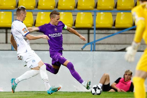 Dinamo Minsk v RSC Anderlecht - UEFA Europa League MEZOKOVESD, HUNGARY - AUGUST 22 : Augustinsson Ludwig defender of RSC Anderlecht pictured during the UEFA Europa League Play-offs1st leg match between Dinamo Minsk and RSC Anderlecht on August 22, 2024 in Mezokovesd, Hungary, 22 08 2024 Mezokovesd Hungary  Copyright: xJanxDexMeuleneirx