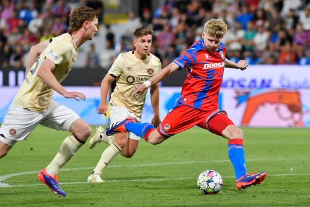Pavel Sulc of Plzen, right, in action during the football European League 4th qualifying round opening match Viktoria Plzen vs Heart of Midlothian in Pilsen, Czech Republic, August 22, 2024. (CTKxPhoto MiroslavxChaloupka) CTKPhotoP2024082208064  CTKPhotoP2024082208064