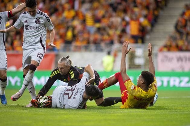 22.08.2024 BiaÅ‚ystok Eliminacje Ligi Europy Jagiellonia BiaÅ‚ystok - Ajax Amsterdam N z Lamine Diany-Fadiga, Ramko Pasveer Fot: MiÅ‚osz Kozakiewicz NEWSPIX.PL 22.08.2024 Bialystok¨UEFA Europa League Qualifying Jagiellonia Bialystok - Ajax Amsterdam Lamine Diany-Fadiga, Ramko Pasveer Credit: Milosz Kozakiewicz NEWSPIX.PL --- Newspix.pl  CR5_0290