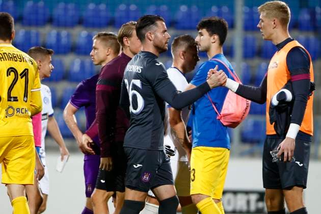 Dinamo Minsk v RSC Anderlecht - UEFA Europa League MEZOKOVESD, HUNGARY - AUGUST 22 : Coosemans Colin goalkeeper of RSC Anderlecht celebrates the win pictured during the UEFA Europa League Play-offs1st leg match between Dinamo Minsk and RSC Anderlecht on August 22, 2024 in Mezokovesd, Hungary, 22 08 2024 Mezokovesd Hungary  Copyright: xJanxDexMeuleneirx