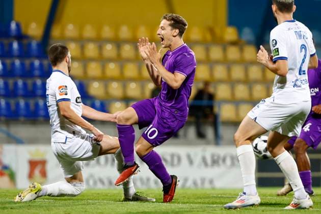 Sport Themen der Woche KW34 Sport Bilder des Tages Dinamo Minsk v RSC Anderlecht - UEFA Europa League MEZOKOVESD, HUNGARY - AUGUST 22 : Verschaeren Yari midfielder of RSC Anderlecht pictured during the UEFA Europa League Play-offs1st leg match between Dinamo Minsk and RSC Anderlecht on August 22, 2024 in Mezokovesd, Hungary, 22 08 2024 Mezokovesd Hungary  Copyright: xJanxDexMeuleneirx