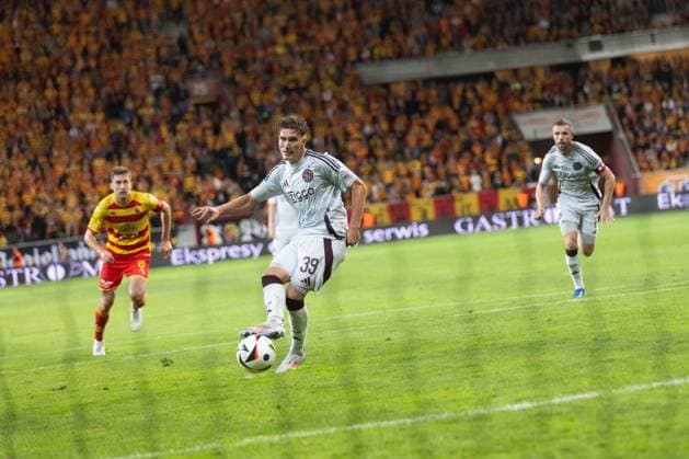 22.08.2024 BiaÅ‚ystok Eliminacje Ligi Europy Jagiellonia BiaÅ‚ystok - Ajax Amsterdam N z Mika Godts karny Fot: MiÅ‚osz Kozakiewicz NEWSPIX.PL 22.08.2024 Bialystok¨UEFA Europa League Qualifying Jagiellonia Bialystok - Ajax Amsterdam Mika Godts Credit: Milosz Kozakiewicz NEWSPIX.PL --- Newspix.pl  CR5_0356