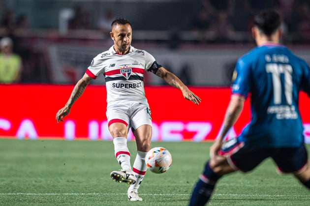 São Paulo FC x Nacional URU SÃO PAULO, SP - 22.08.2024: SÃO PAULO FC X NACIONAL URU - Rafinha during the match between São Paulo and Nacional, valid for the second leg of the round of 16 of the 2024 Copa Libertadores da América, held at the Cícero Pompeu de Toledo stadium (Morumbis), south of the city of São Paulo, this Thursday, August 22, 2024. (Photo: Anderson Lira Fotoarena) x2598834x  AndersonxLira