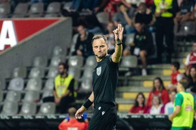 SOCCER - UEFA EL, Braga vs Rapid BRAGA,PORTUGAL,22.AUG.24 - SOCCER - UEFA Europa League, qualification, Sporting Club de Braga vs SK Rapid Wien. Image shows referee Mykola Balakin.  GEPAxpictures xKevinxHackner