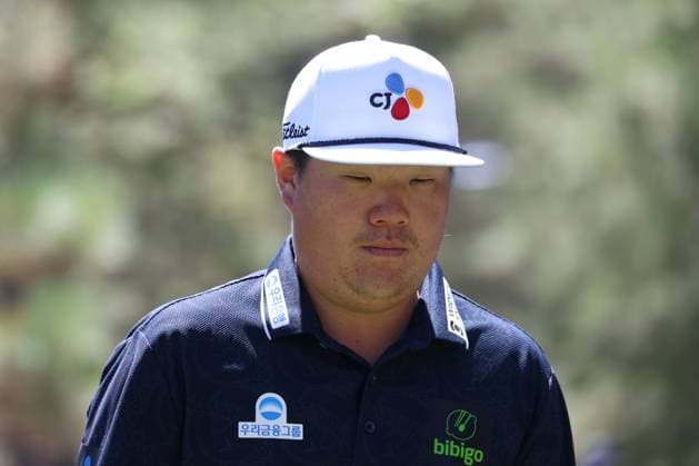 CASTLE ROCK, CO - AUGUST 22: PGA, Golf Herren golfer Sungjae Im walks the 16th hole during the first round of the PGA FedExCup BMW Championship on August 22nd, 2024, at Castle Pines Golf Club in Castle Rock, Colorado. (Photo by Brian Spurlock Icon Sportswire) GOLF: AUG 22 PGA FedExCup Playoffs - BMW Championship EDITORIAL USE ONLY Icon24082233