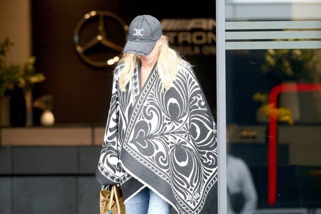 22.08.2024, xsvx, Motorsport FIA Formel 1, Großer Preis der Niederlande 2024 emspor, v.l. Corinna Schumacher, Mutter von Ersatzfahrer Mick Schumacher (Mercedes AMG Petronas) (FIA REGULATIONS PROHIBIT ANY USE OF PHOTOGRAPHS as IMAGE SEQUENCES and or QUASI-VIDEO) Zandvoort