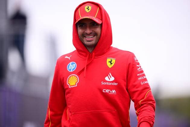F1 Grand Prix Of Netherlands - Practice Carlos Sainz of Scuderia Ferrari arrives in the paddock during free practice of the Dutch GP, the 15th round of the Formula 1 World Championship, WM, Weltmeisterschaft in Circuit Zandvoort, Zandvoort, North Holland, Netherlands, on August 23, 2024. Zandovort North Holland Netherlands  Copyright: xAndreaxDiodatox originalFilename:diodato-notitle240814_np1ZC.jpg