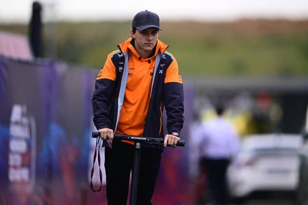 F1 Grand Prix Of Netherlands - Practice Oscar Piastri of the McLaren F1 Team arrives in the paddock during free practice of the Dutch GP, the 15th round of the Formula 1 World Championship, WM, Weltmeisterschaft in Circuit Zandvoort, Zandvoort, North Holland, Netherlands, on August 23, 2024. Zandovort North Holland Netherlands  Copyright: xAndreaxDiodatox originalFilename:diodato-notitle240814_npmLF.jpg
