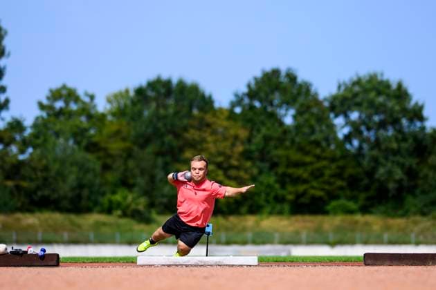 Sport Themen der Woche KW34 Sport Bilder des Tages Media Day von Niko Kappel vor den Paralympics 2024 in Paris Para-Leichtathletik: Media Day von Niko Kappel vor den Paralympischen Spielen in Paris 2024. Niko Kappel in Aktion bei einer Trainingseinheit während seines Media-Days vor den Paralympics in Paris 2024. Stuttgart Baden-Württemberg Deutschland *** Media Day by Niko Kappel ahead of the Paralympics 2024 in Paris Para athletics Media Day by Niko Kappel ahead of the Paralympic Games in Paris 2024 Niko Kappel in action during a training session during his Media Day ahead of the Paralympics in Paris 2024 Stuttgart Baden Württemberg Germany