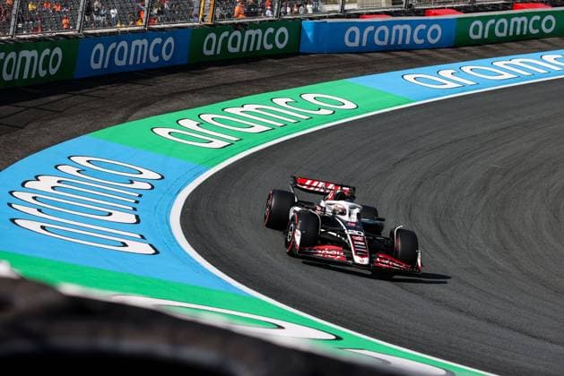 20 MAGNUSSEN Kevin (den), Haas F1 Team VF-24 Ferrari, action during the Formula 1 Heineken Dutch Grand Prix 2024, 15th round of the 2024 Formula One World Championship, WM, Weltmeisterschaft from August 23 to 25, 2024 on the Circuit Zandvoort, in Zandvoort, Netherlands - F1 - DUTCH GRAND PRIX 2024 DPPI Panoramic  240823_R15_OLANDA_DP_XB5_0385