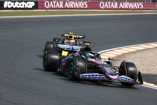 23.08.2024, Circuit Park Zandvoort, Zandvoort, FORMULA 1 HEINEKEN DUTCH GRAND PRIX 2024 , im Bild Pierre Gasly (FRA), Alpine F1 Team, Sergio Perez (MEX), Oracle Red Bull Racing Defodi-506_20240823_hbr_3528