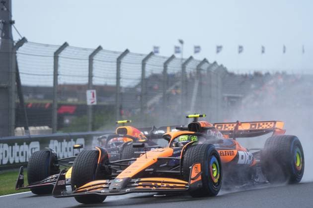FORMULA 1 HEINEKEN DUTCH GRAND PRIX 2024 23.08.2024, Circuit Park Zandvoort, Zandvoort, FORMULA 1 HEINEKEN DUTCH GRAND PRIX 2024 , im Bild Sergio Perez (MEX), Oracle Red Bull Racing, Lando Norris (GBR), McLaren F1 Team