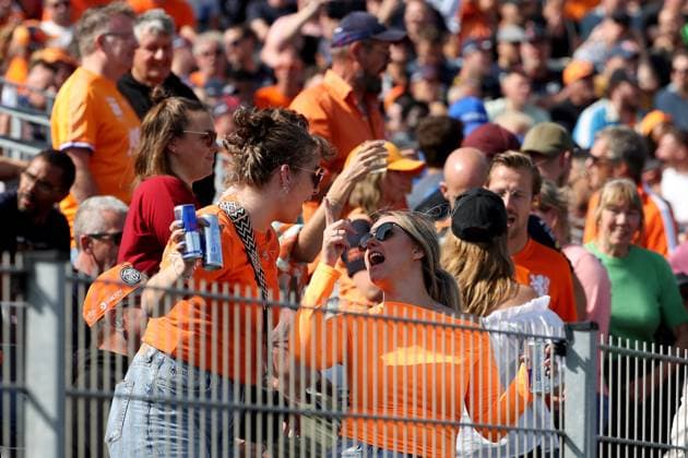 23.08.2024, xsvx, Motorsport FIA Formel 1, Großer Preis der Niederlande 2024 emspor, v.l. Zuschauer Fans Emotionen gute Stimmung Party Max Verstappen Fans (FIA REGULATIONS PROHIBIT ANY USE OF PHOTOGRAPHS as IMAGE SEQUENCES and or QUASI-VIDEO) Zandvoort
