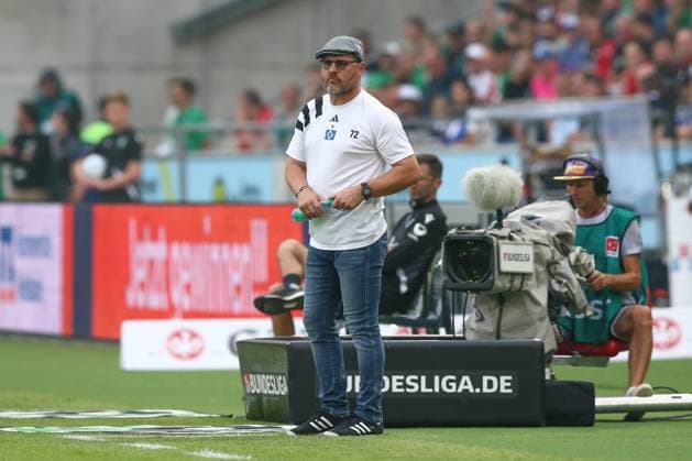 23.08.2024, xtgx, Fussball - 2.Bundesliga, Hannover 96 - Hamburger SV emspor, v.l. Steffen Baumgart (HSV, Trainer) (DFL DFB REGULATIONS PROHIBIT ANY USE OF PHOTOGRAPHS as IMAGE SEQUENCES and or QUASI-VIDEO) Hannover
