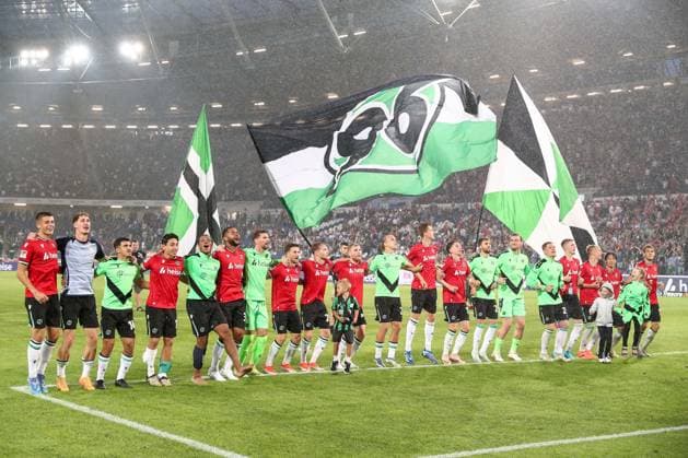 23.08.2024, xtgx, Fussball - 2.Bundesliga, Hannover 96 - Hamburger SV emspor, v.l. Hannover Jubel ueber den Sieg, Jubel nach Spielende (DFL DFB REGULATIONS PROHIBIT ANY USE OF PHOTOGRAPHS as IMAGE SEQUENCES and or QUASI-VIDEO) Hannover