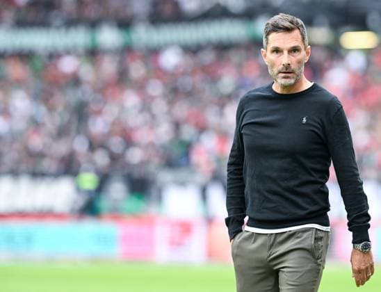 2. Bundesliga - Hannover 06 - Hamburger SV am 23.08.2024 in der HDI Arena in Hannover Trainer Stefan Leitl (Hannover 96)