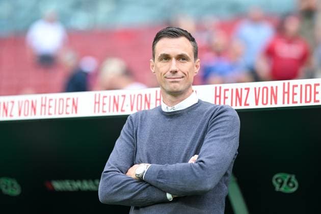 2. Bundesliga - Hannover 06 - Hamburger SV am 23.08.2024 in der HDI Arena in Hannover Sportdirektor Marcus Mann (Hannover).