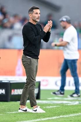2. Bundesliga - Hannover 06 - Hamburger SV am 23.08.2024 in der HDI Arena in Hannover Trainer Stefan Leitl (Hannover 96)