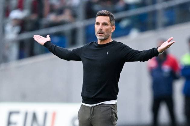 2. Bundesliga - Hannover 06 - Hamburger SV am 23.08.2024 in der HDI Arena in Hannover Trainer Stefan Leitl (Hannover 96) unzufrieden, enttäuscht, enttaeuscht, niedergeschlagen.